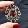 thumbnail image 3 of RV Broche de diamantes vintage para mujer, Garme de diamantes de imitación de cristal ovalado Rojo Verde, 3 of 4