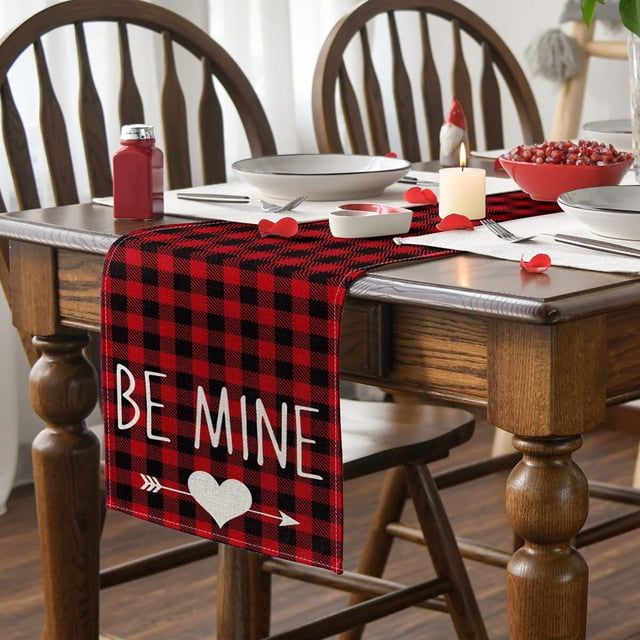 Rbaofujie Tablecloths Valentine's Day Table Flag Festival Decoration Little Gnome Pattern Linen Table Cloth 33 * 183cm