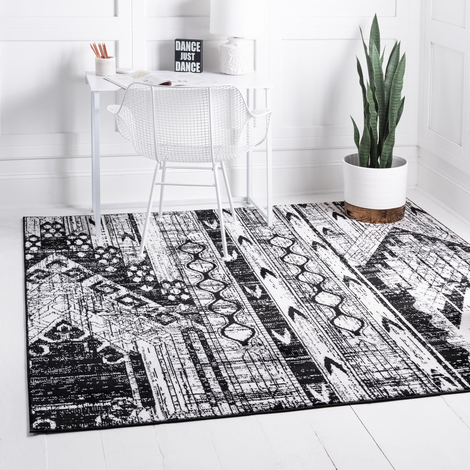 Oregon Collection Rugs Rugs.com Oregon Collection Rug – 8 Ft Square Black And White Low-Pile ...