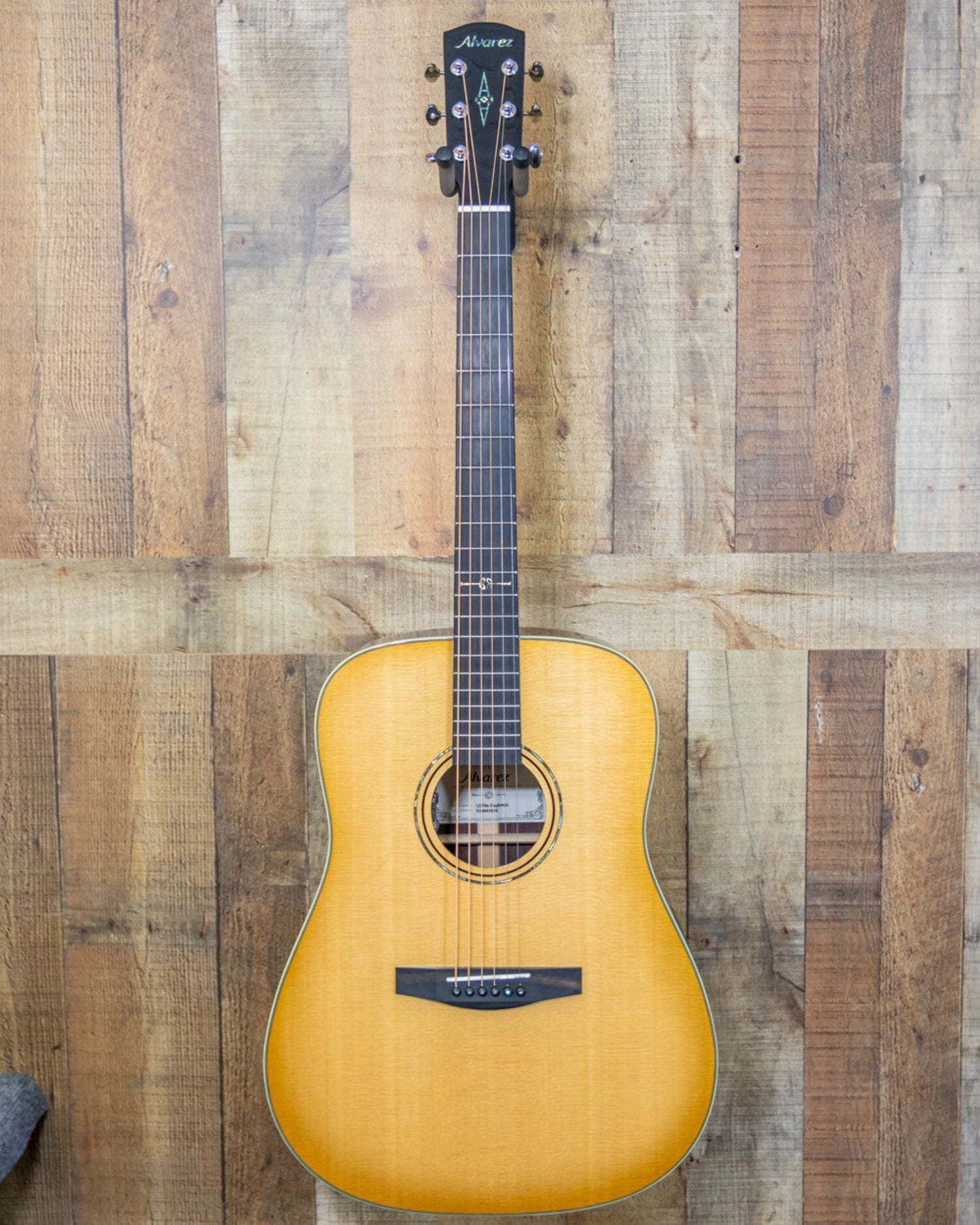 Alvarez LD70e Laureate Series Dreadnought Acoustic-Electric Guitar Natural