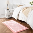 thumbnail image 4 of Alfombra de baño CozCube Plush Shaggy, antideslizante, de microfibra, rosa, 120 x 60 cm, 4 of 9