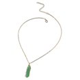 thumbnail image 1 of Collar de cristal hexagonal con colgante de piedra preciosa envuelto en alambre con forma de árbol de la vida, verde, 1 of 5