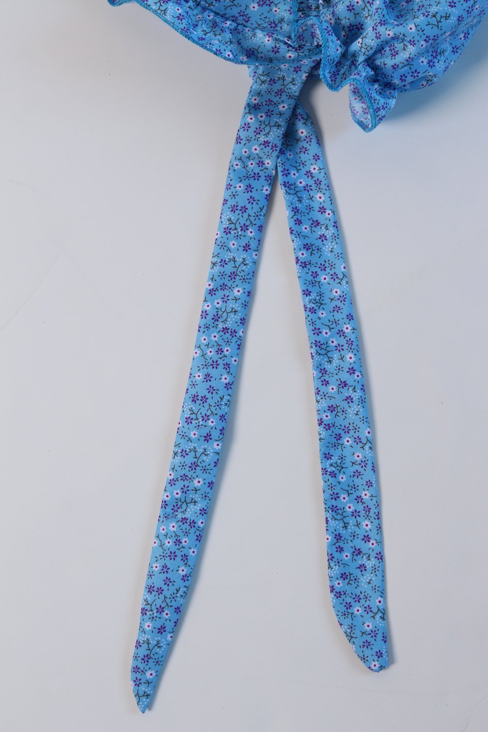 Making Believe Girls Deluxe Bonnet (Girls 4-8 years, Blue Calico)