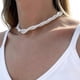 thumbnail image 3 of Elegante collar de perlas grandes para boda para mujer, colgante de luna con perla de imitación blanca irregular, 3 of 4