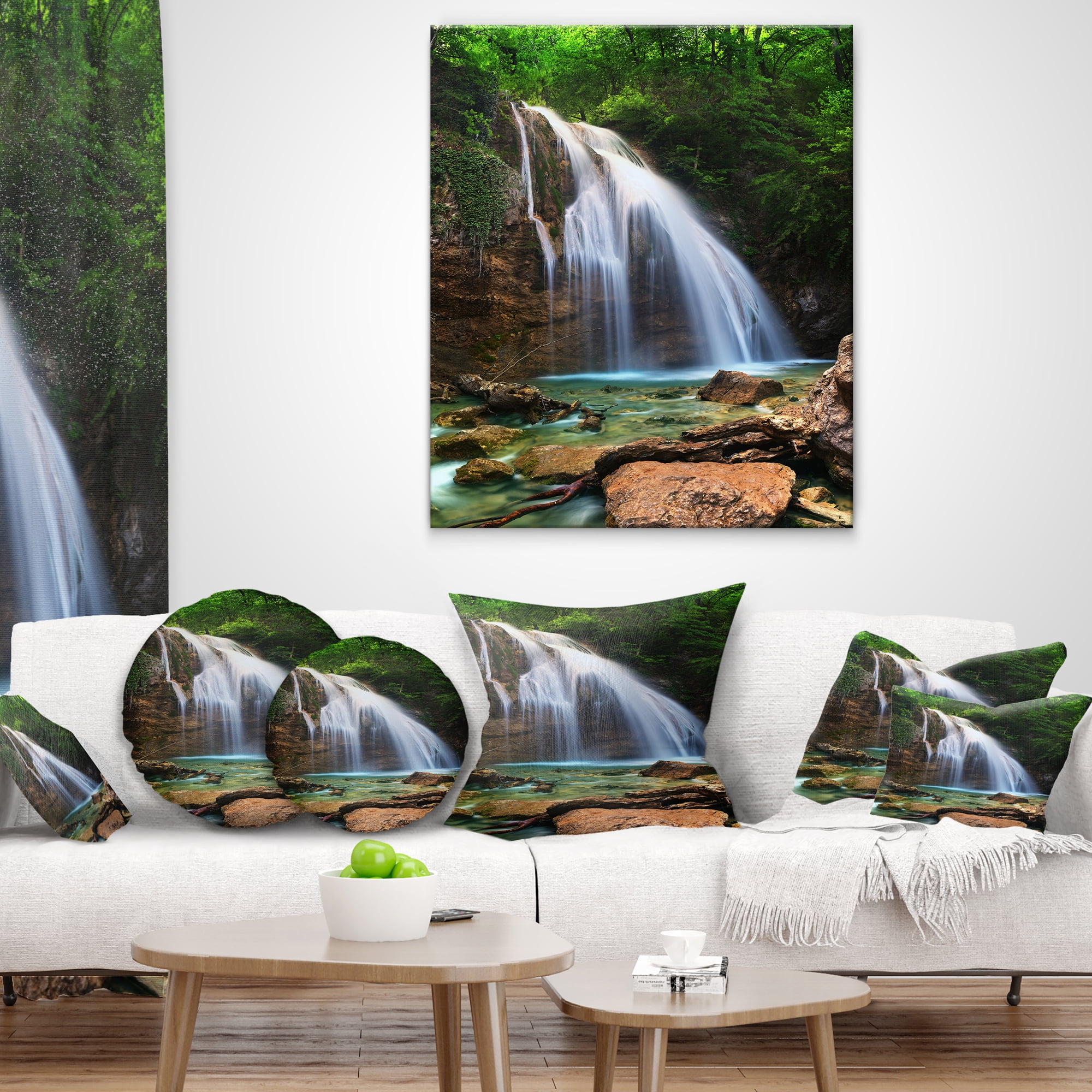 Designart Djur Djur Waterfall - Landscape Photography Throw Pillow - 16x16