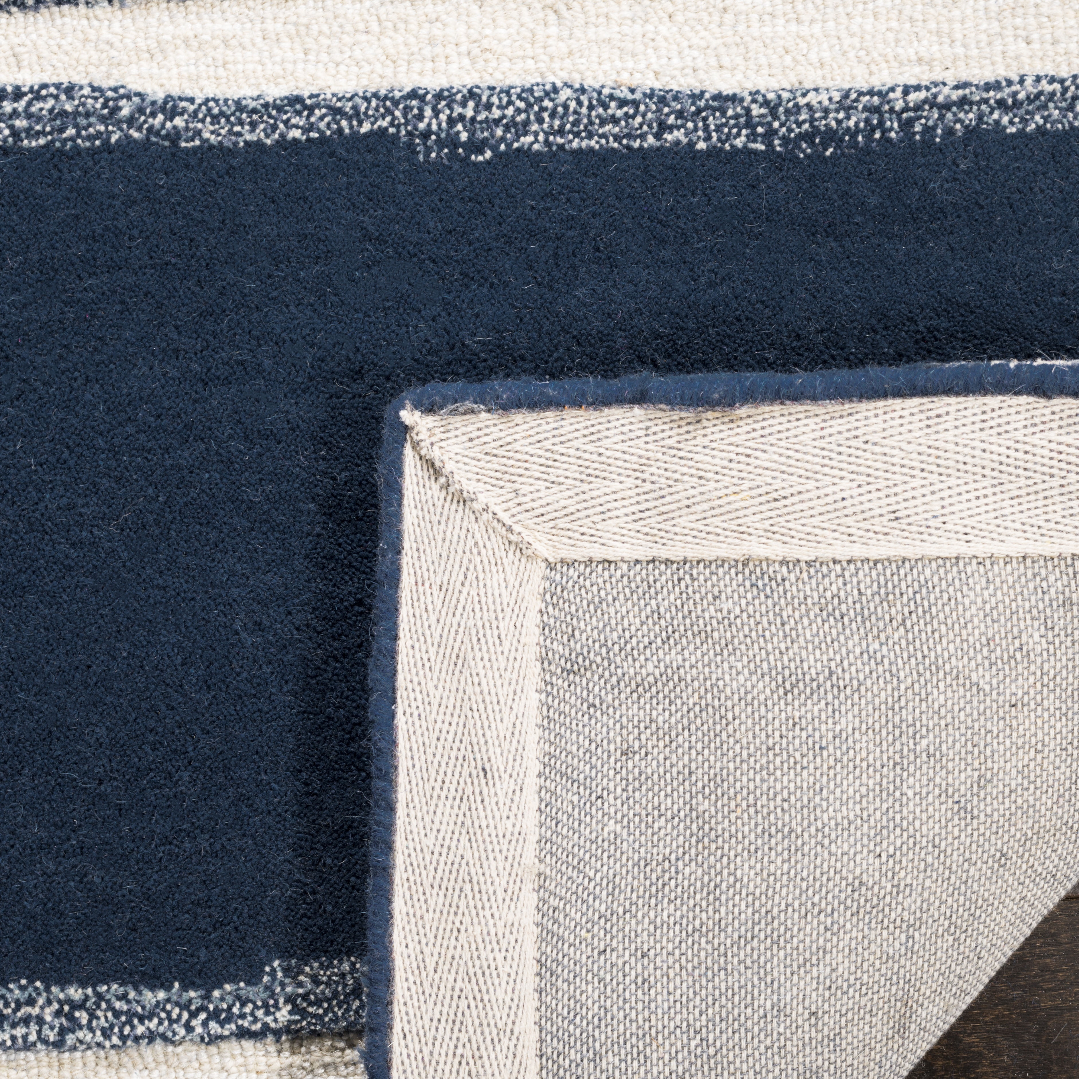 SAFAVIEH Martha Stewart Chalk Stripe Area Rug, Wrought Iron/Navy, 10' x 14'