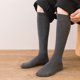 thumbnail image 4 of 2x calcetines hasta de tamaño libre para hombres, tubo alto de grueso y cálido, calcetín suave informal para deportes unisex - Gris Sunnimix  Calcetines largos hasta la rodilla para hombre, 4 of 8