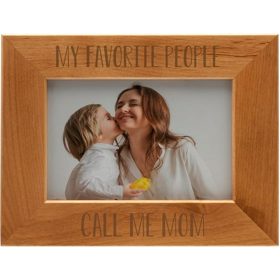 Fine Photo Gifts 6x4 My Favorite People Call Me Mom Alder Wood Picture Frame