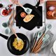 thumbnail image 4 of Juego de 9 utensilios de cocina en silicona con mangos de madera verde, ideal para cocinas modernas y seguras., 4 of 7
