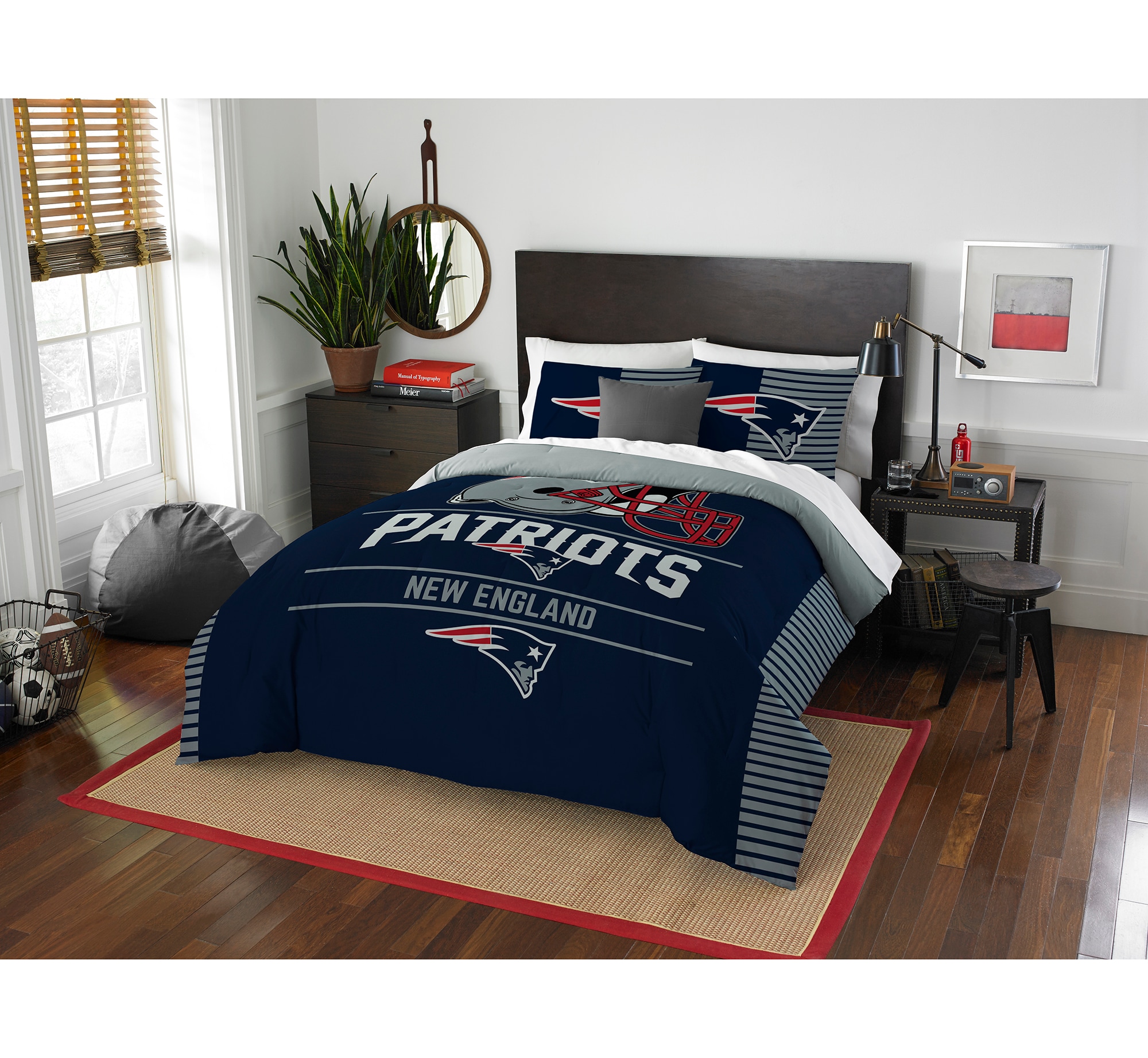 New England Patriots The Northwest Company NFL Draft Full/Queen Comforter Set