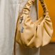 thumbnail image 4 of Llavero con micrófono, colgante musical para amantes de la música, mini llavero con micrófono, llavero decorativo para bolso, cartera, mochila, recuerdo de fiesta., 4 of 6