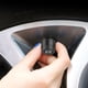 thumbnail image 5 of Monitor inalámbrico de presión de neumáticos con 4 sensores TPMS externos, carga solar USB y modo de alarma para coche, SUV y sedán., 5 of 9