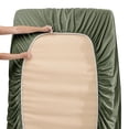 thumbnail image 4 of Juego de sábanas Hearth & Harbor con bolsillo extra profundo para cama individual, color verde oliva, 4 of 7