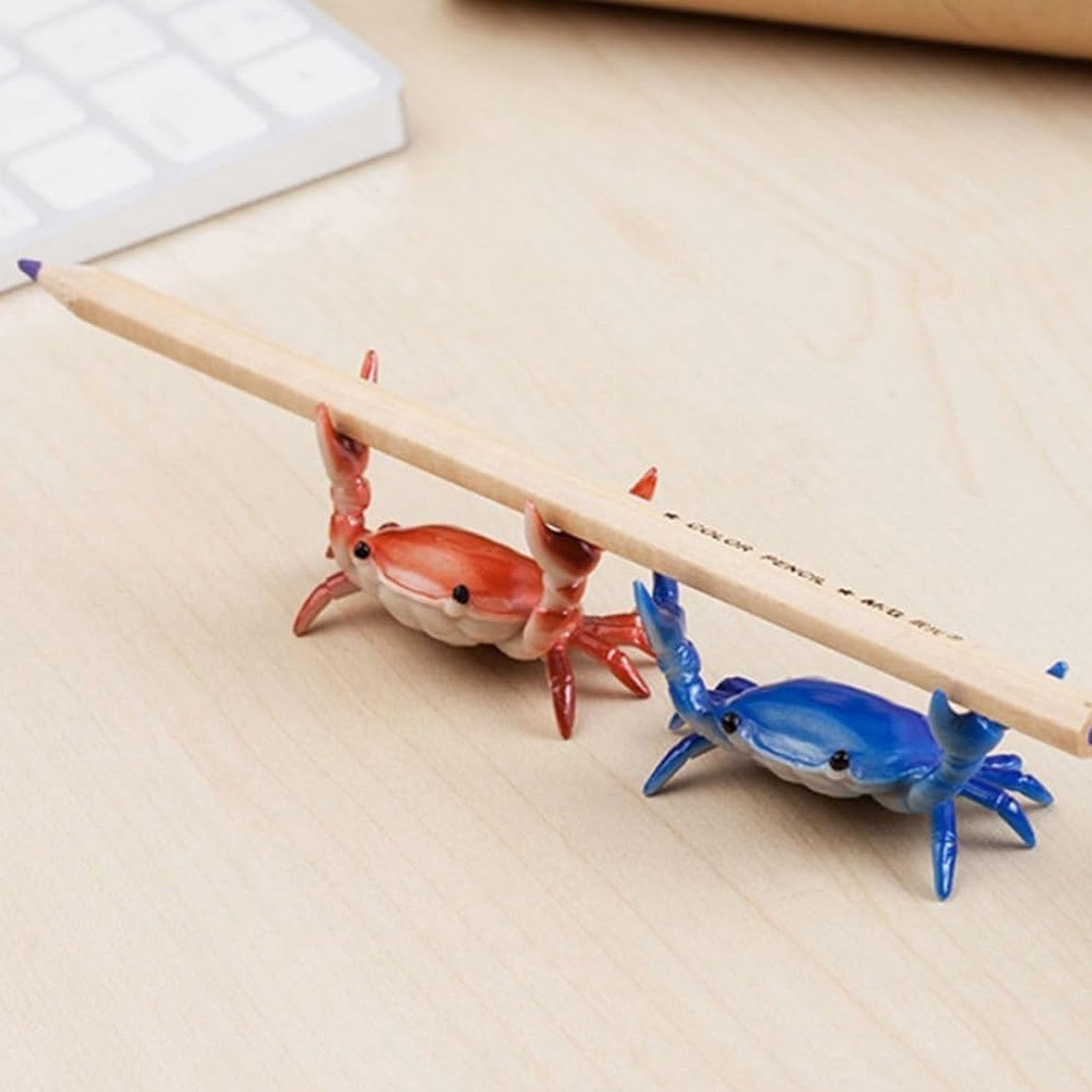 Cute Funny Weightlifting Crab-Shaped Desk Pen Stand for Pen Storage, Creative Desktop Decoration, Desk Accessories And Workspace Organizers