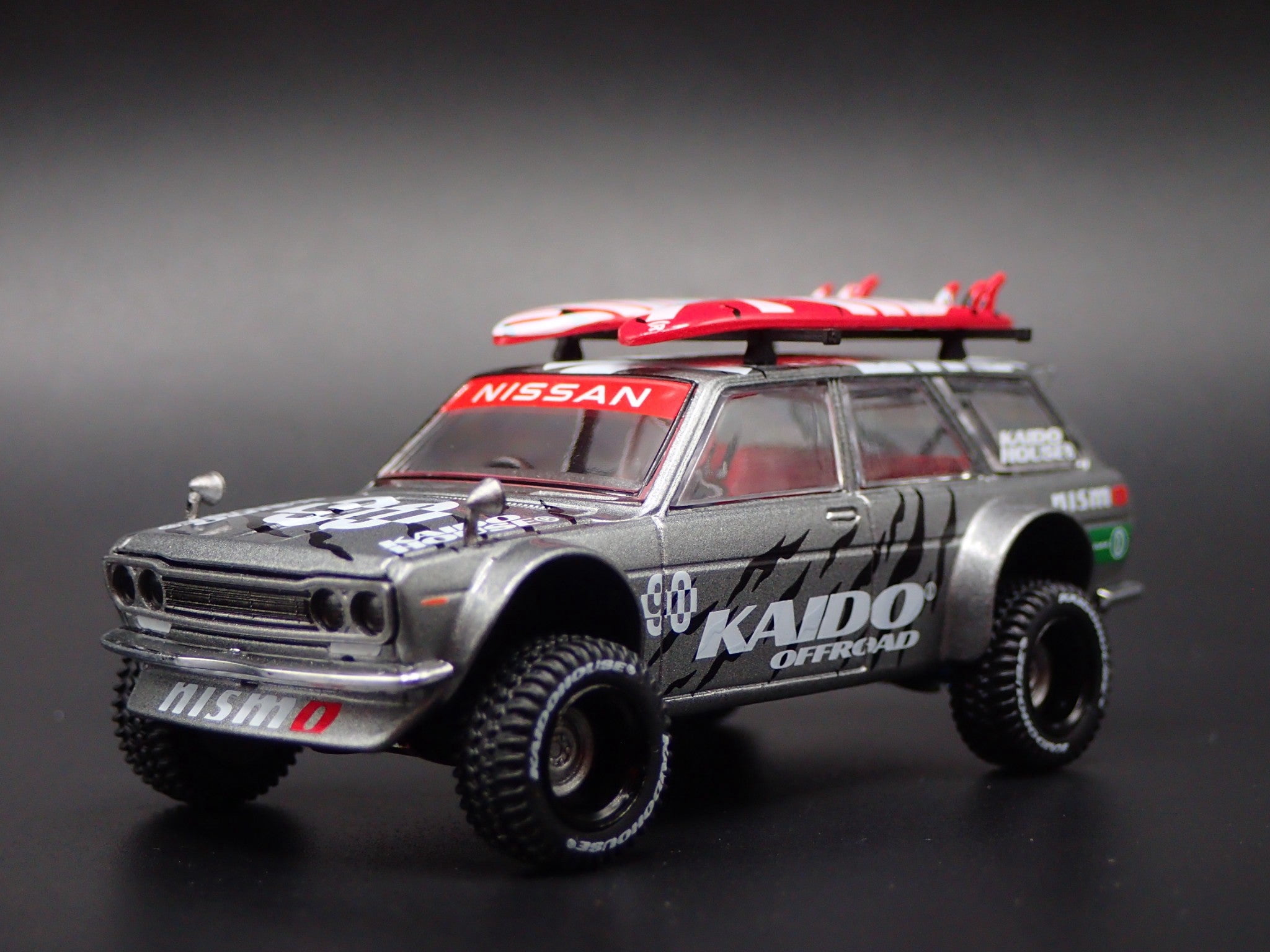 Open Box 1967-1972 DATSUN 510 WAGON 4X4 KAIDO HOUSE 1:64 SCALE DIORAMA DIECAST MODEL CAR