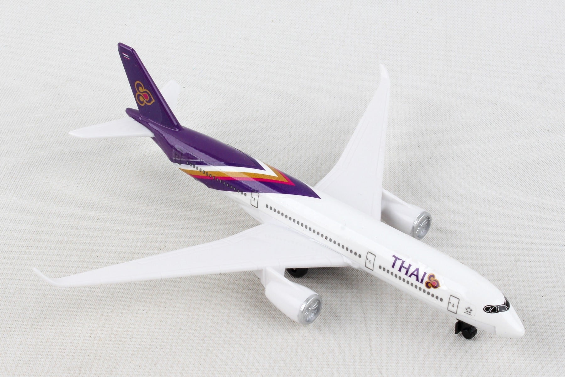 Single Plane Thai Airlines Die Cast Metal Toy Daron 24733