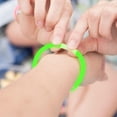 thumbnail image 3 of Pulseras verdes YOFOBU de Glow Sticks, 300 unidades, +8 pulgadas, 3 of 6