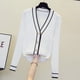 thumbnail image 3 of Suéter mujer 2024 Suéter elegante para mujer y cárdigans con botones y cuentas de perlas Chaqueta de punto formal blanca y negra jersey mujer, 3 of 5