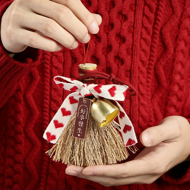 Decoración del hogar, decoración de habitaciones, decoración de paredes. La escoba pequeña se cuelga en el carro, lo que aleja la mala suerte y trae buena suerte. Es un regalo hecho a mano con decorac