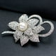 thumbnail image 4 of 2X Pin de Broche de Flores con Clase con Cristal Creado Brillante Y Perla Creada para la Boda de Navidad O Fiesta de Graduacion, 4 of 5