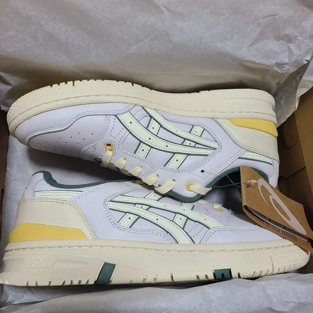 ASICS Men 9US Sneakers White Green Unused Running Athletic