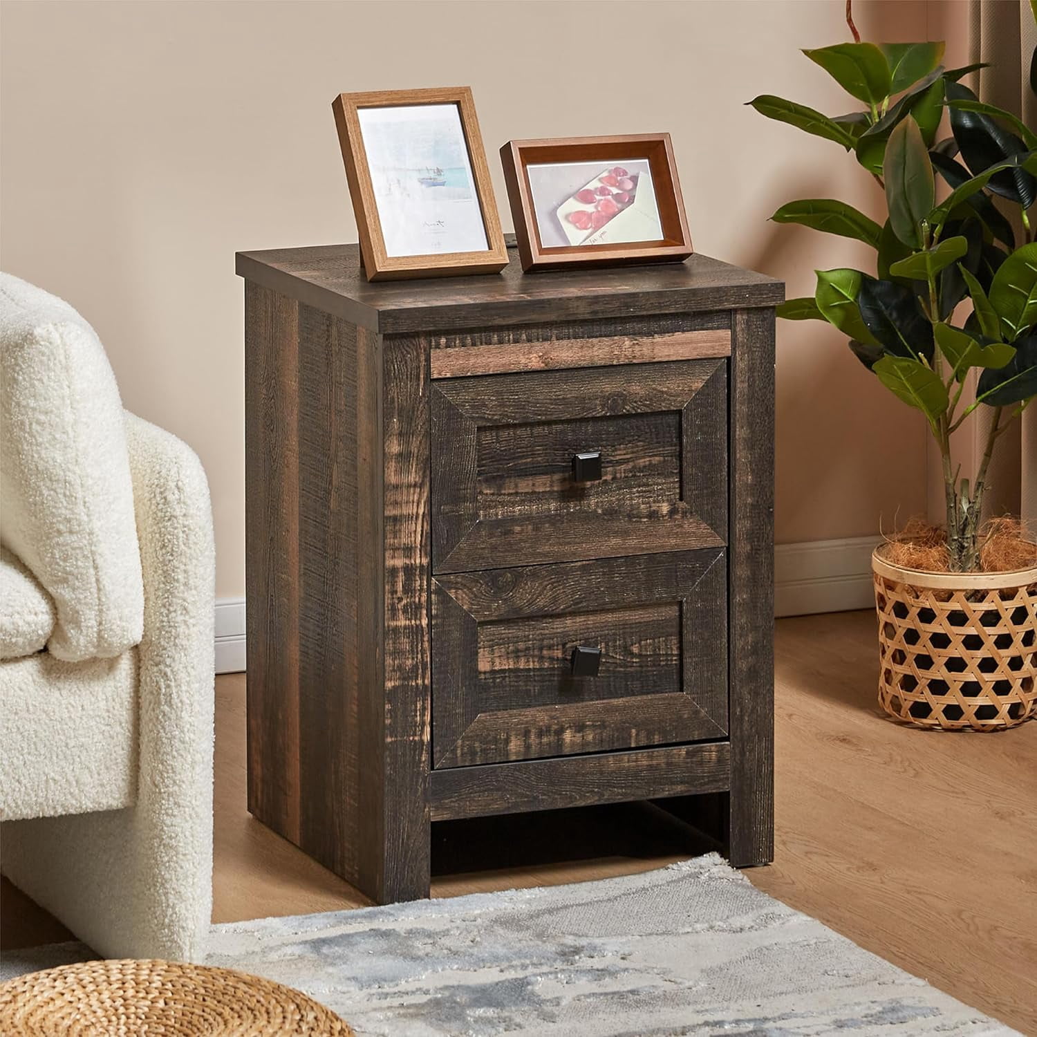 Merluxy Nightstand Set of 2 with Charging Station, Farmhouse Wood Bedside Table with Dark Oak