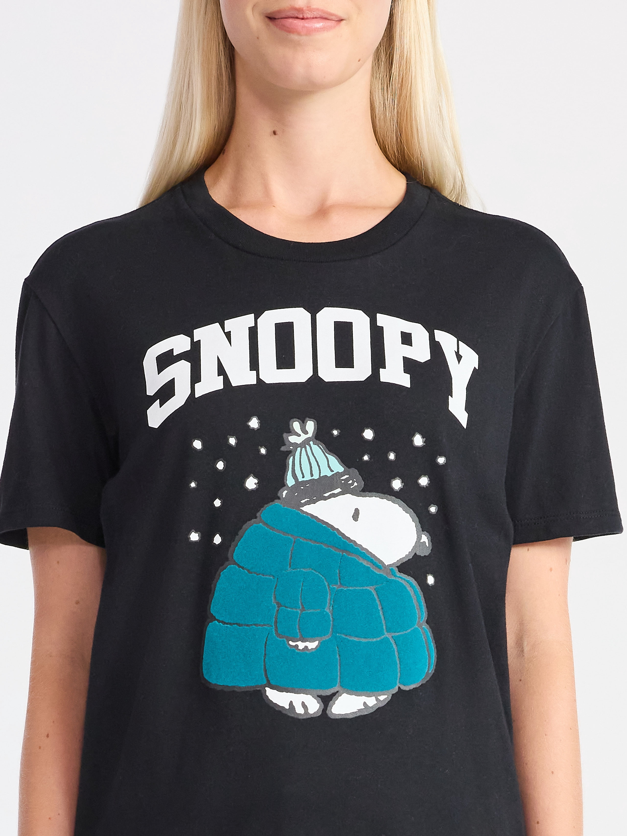 Snoopy Women's Graphic Print Tee with Short Sleeves, Sizes XXS-XXL