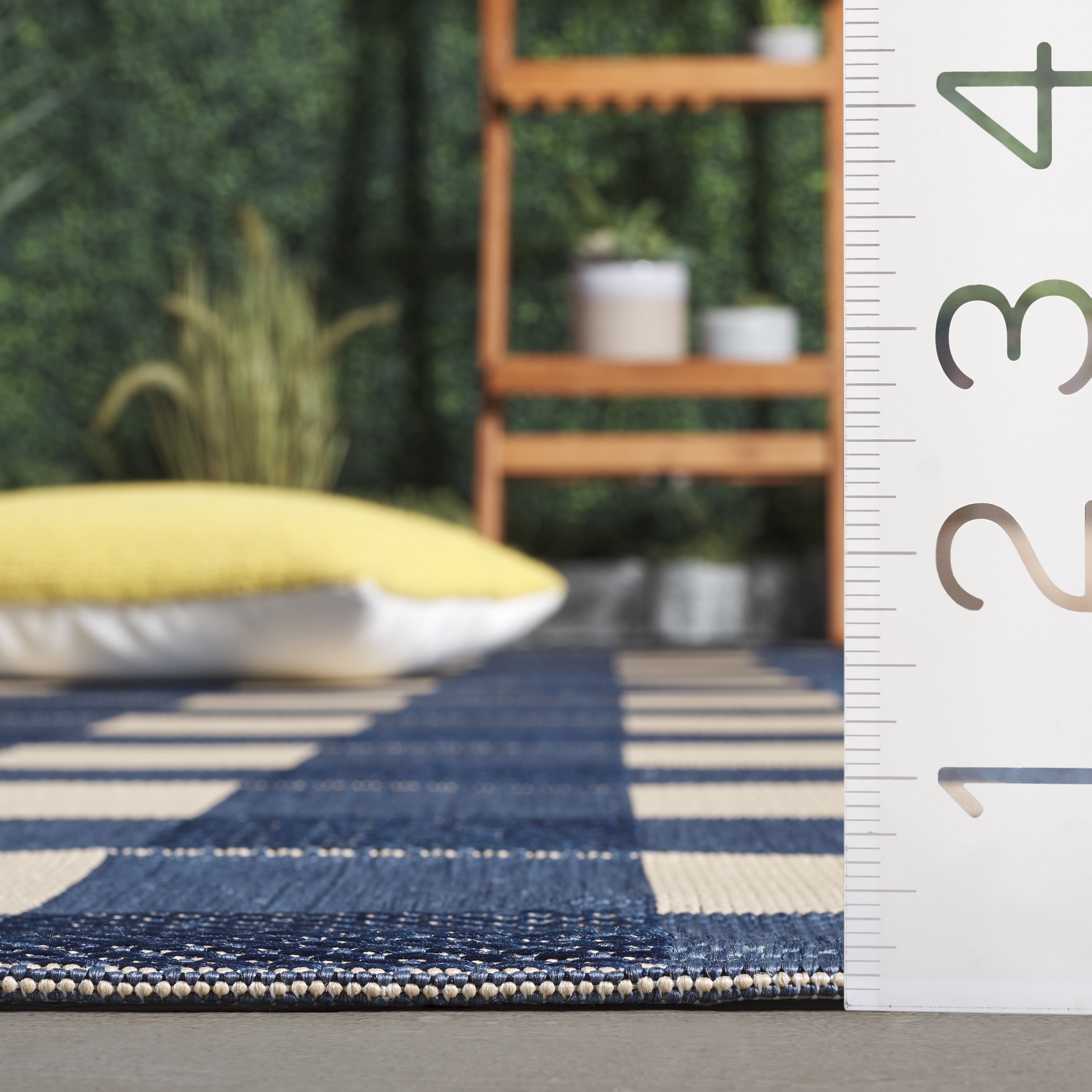 Safavieh Courtyard Caitriona Checkered Indoor/Outdoor Area Rug, Blue/Beige, 4' x 5'7"