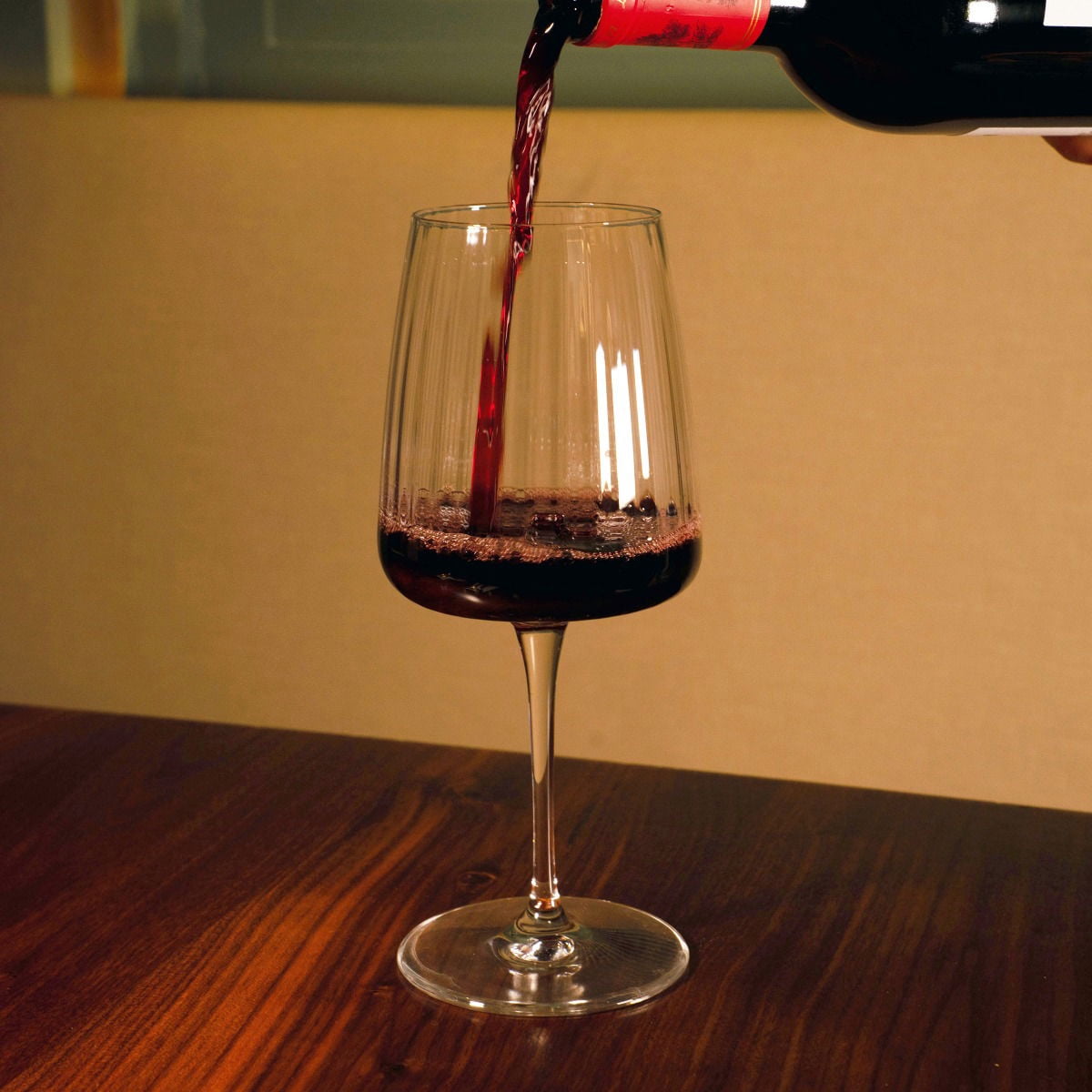 Bormioli Rocco Exclusiva | Set of 4 Red Wine Glasses 18 Oz. | Ribbed Merlot and Cabernet Sauvignon Wine Glass | Made of Crystal Star Glass | With XLT Treatment | Dishwasher Safe | Made in Italy