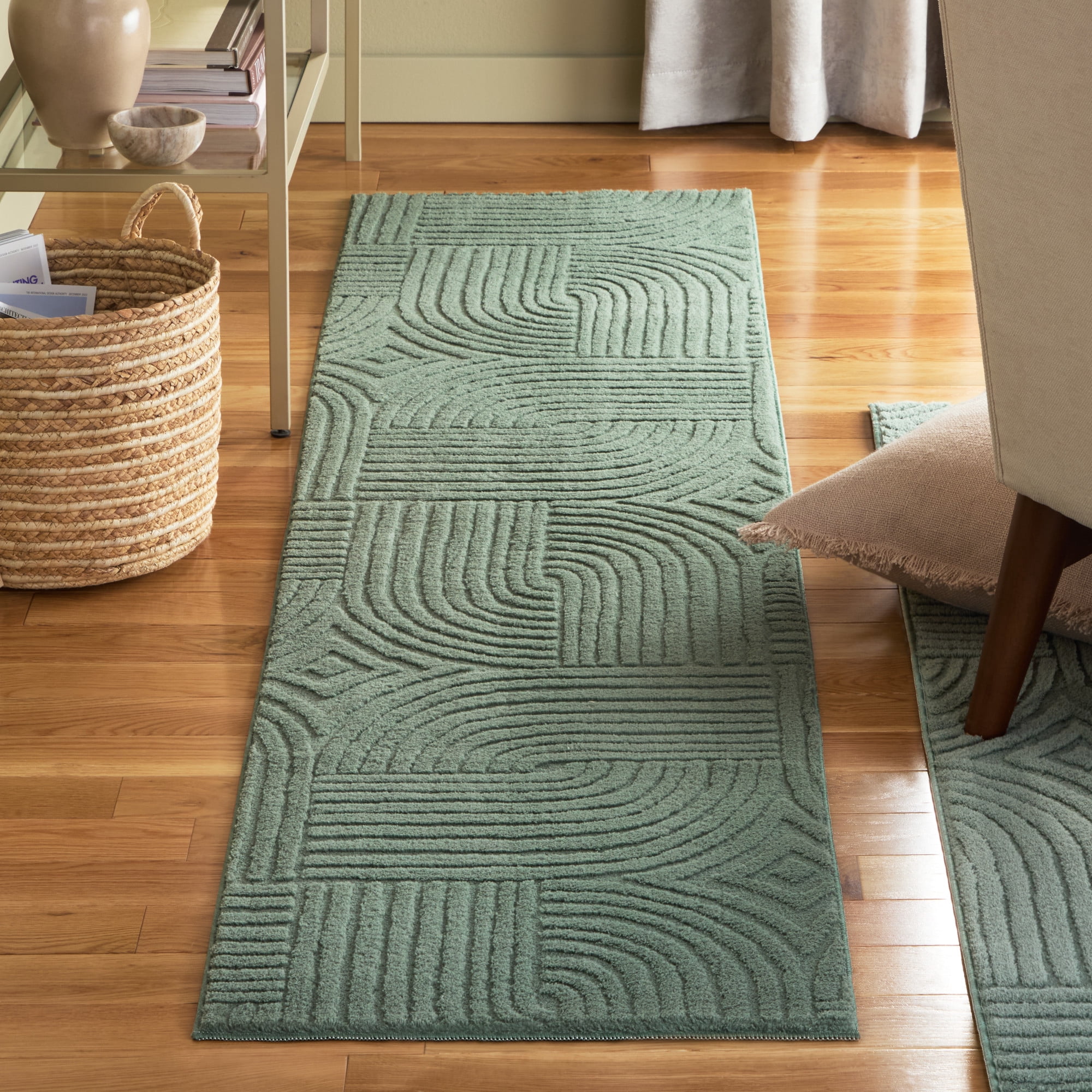 TOWN & COUNTRY EVERYDAY Stone Geo Curve Soft Felt Everwash®, Machine Washable Area Rug with Non-Slip Backing, Geometric Rug, Sage Green, 1'7"x7'2"