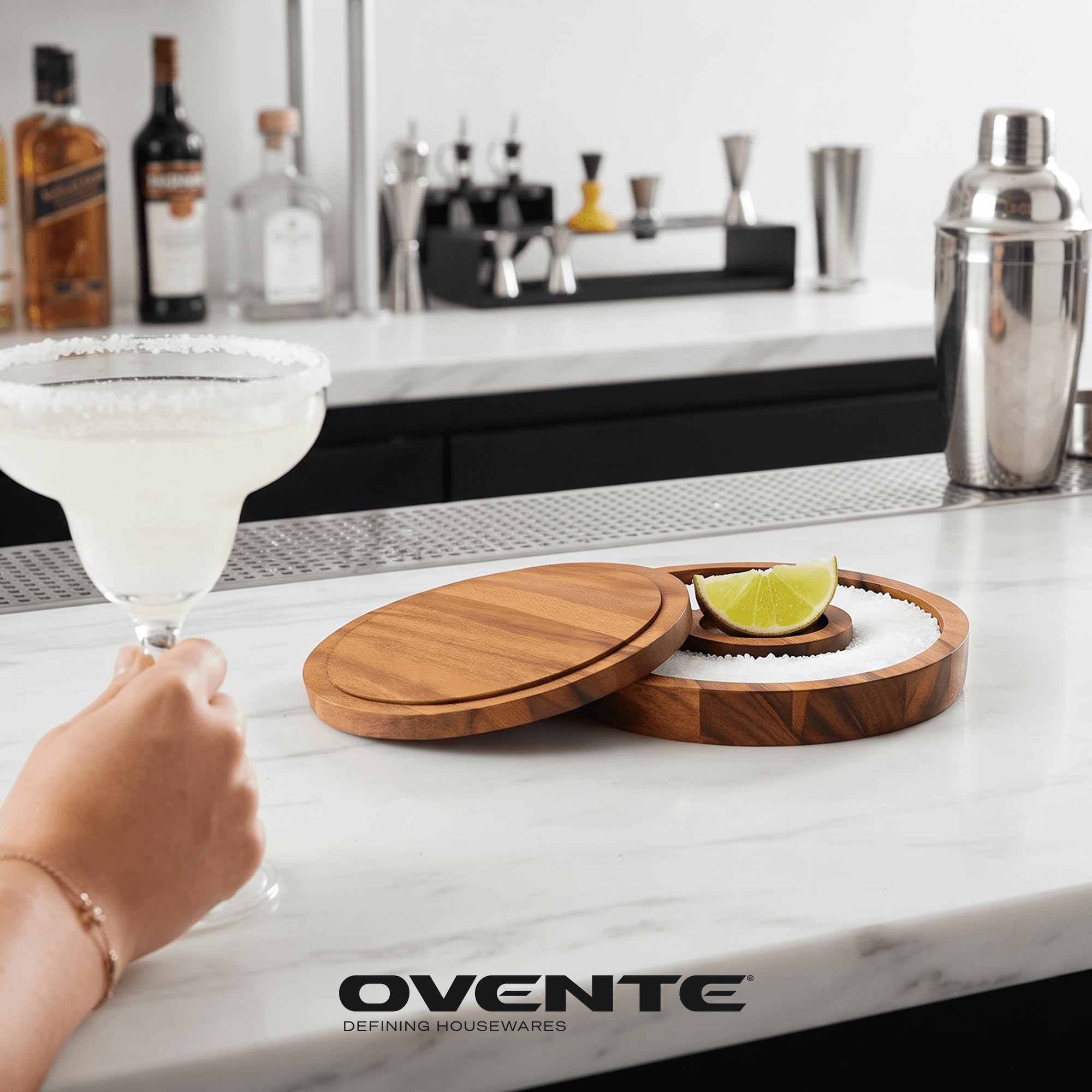 OVENTE Margarita Salt and Sugar Rimmer with Lid, Brown AWCR616B | Acacia Wood Glass Rimmer for Cocktail Drinks, Mess-Free Bar Salt Container, Bartender Tool for Coating Mojito & More