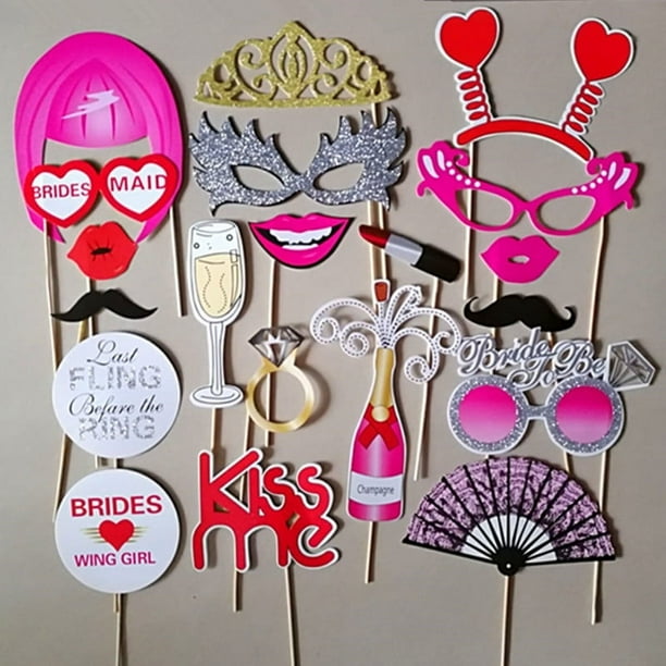 Step into se especializa en accesorios fotográficos para despedidas de soltero, bodas, vasos divertidos, bigotes de papel y artículos para fiestas de cumpleaños.