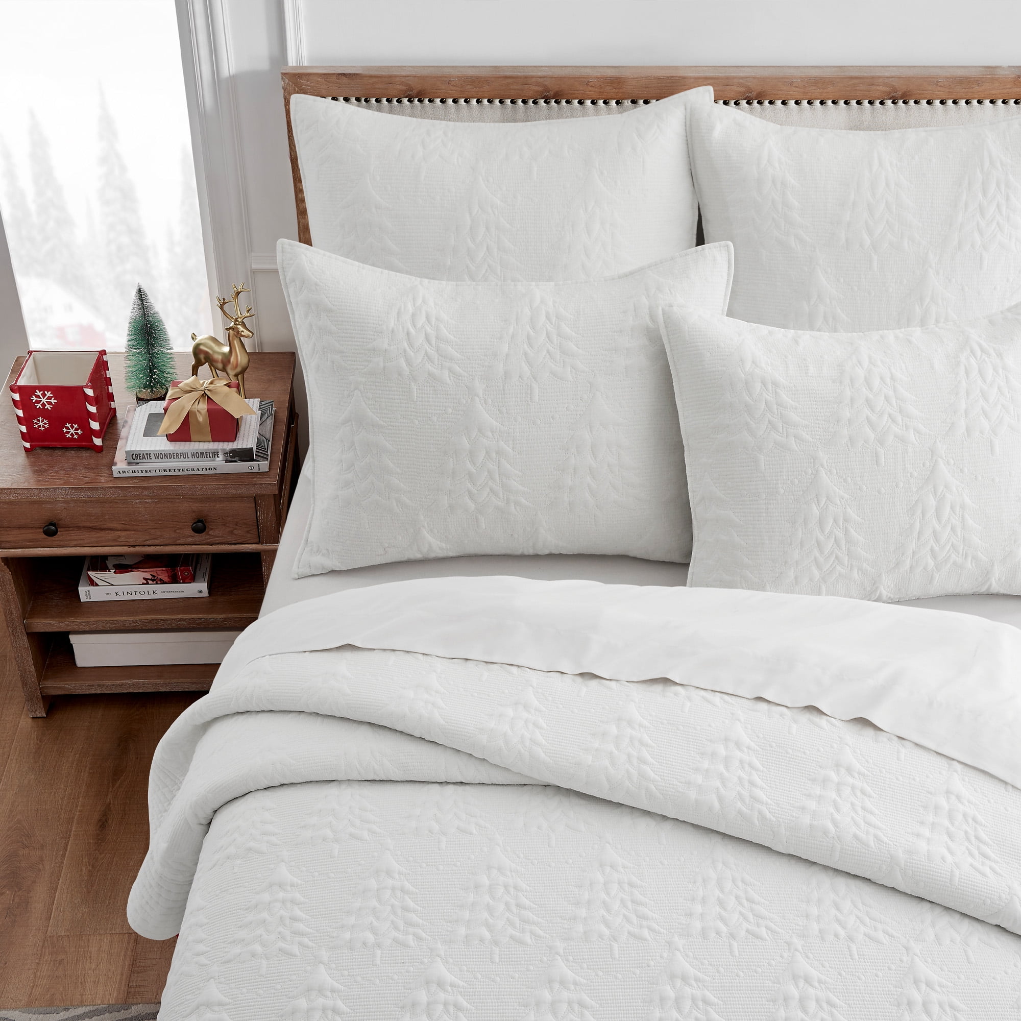 Levtex Home - O Christmas Tree Quilt Set - King Quilt and Two King Shams - Christmas Tree - White - Quilt (106x92in.) and Shams (20x36in.) - Reversible - Cotton