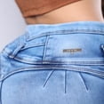 thumbnail image 4 of Jeans NYK Mezclilla Azul Tiro Medio Tobillero para Mujer, 4 of 9