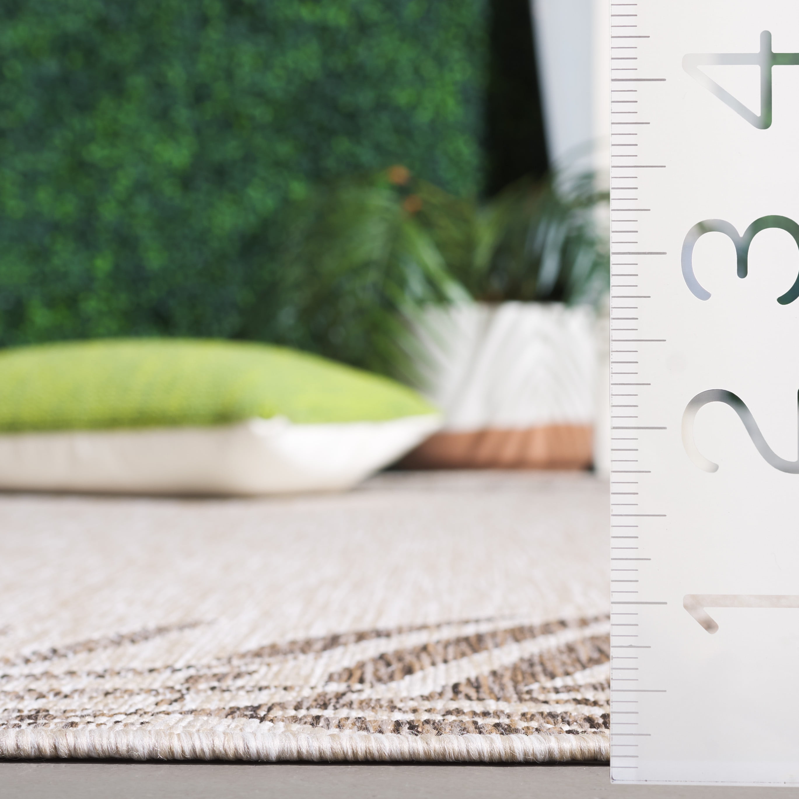 SAFAVIEH Beach House Cherlyn Botanical Indoor/Outdoor Runner Rug, Beige/Brown, 2'2" x 8'