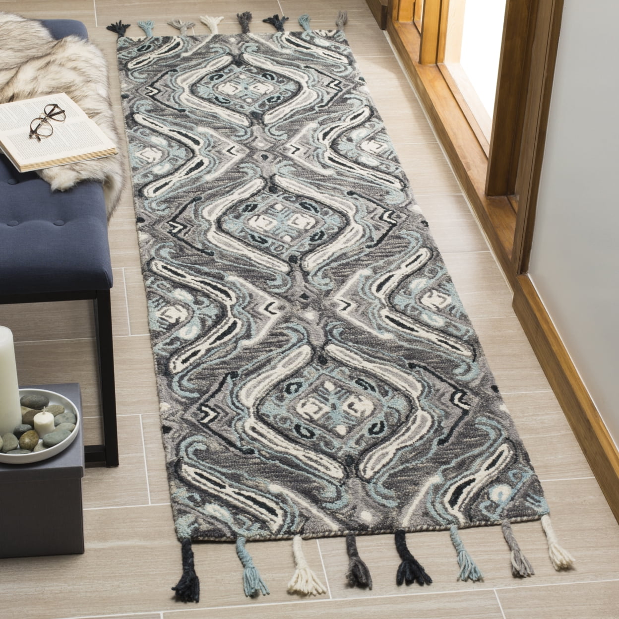 SAFAVIEH Suzani Davin Geometric Swirls Wool Area Rug, Grey/Light Blue, 5' x 8'