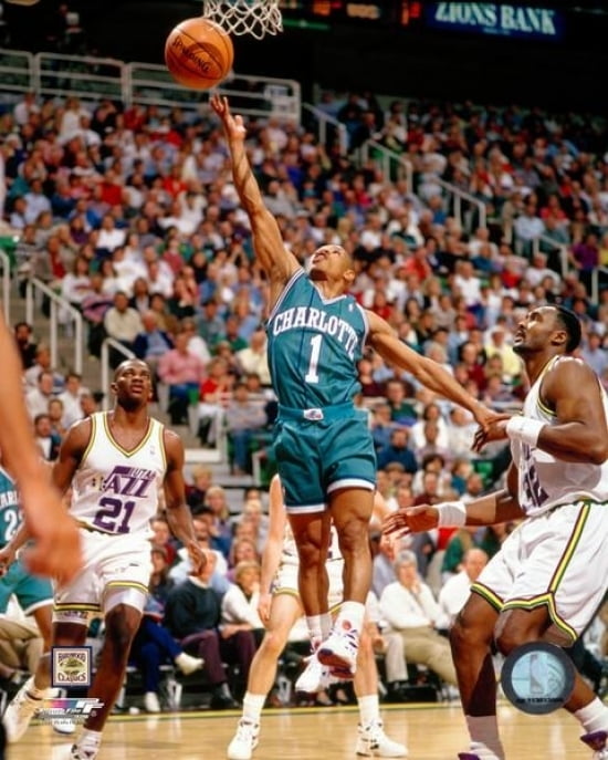 Tyrone Bogues Action Photo Print (16 x 20)