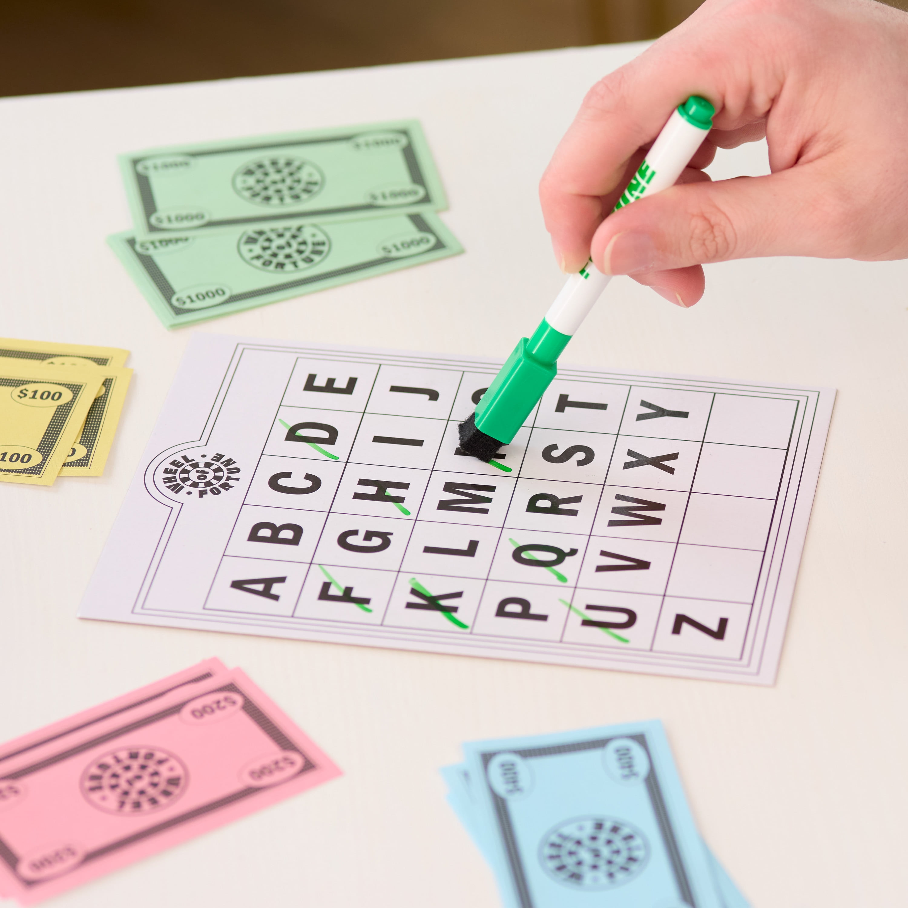Wheel of Fortune Deluxe Game, 100 Puzzles Included, 2-4 Players, Ages 10 Years and up