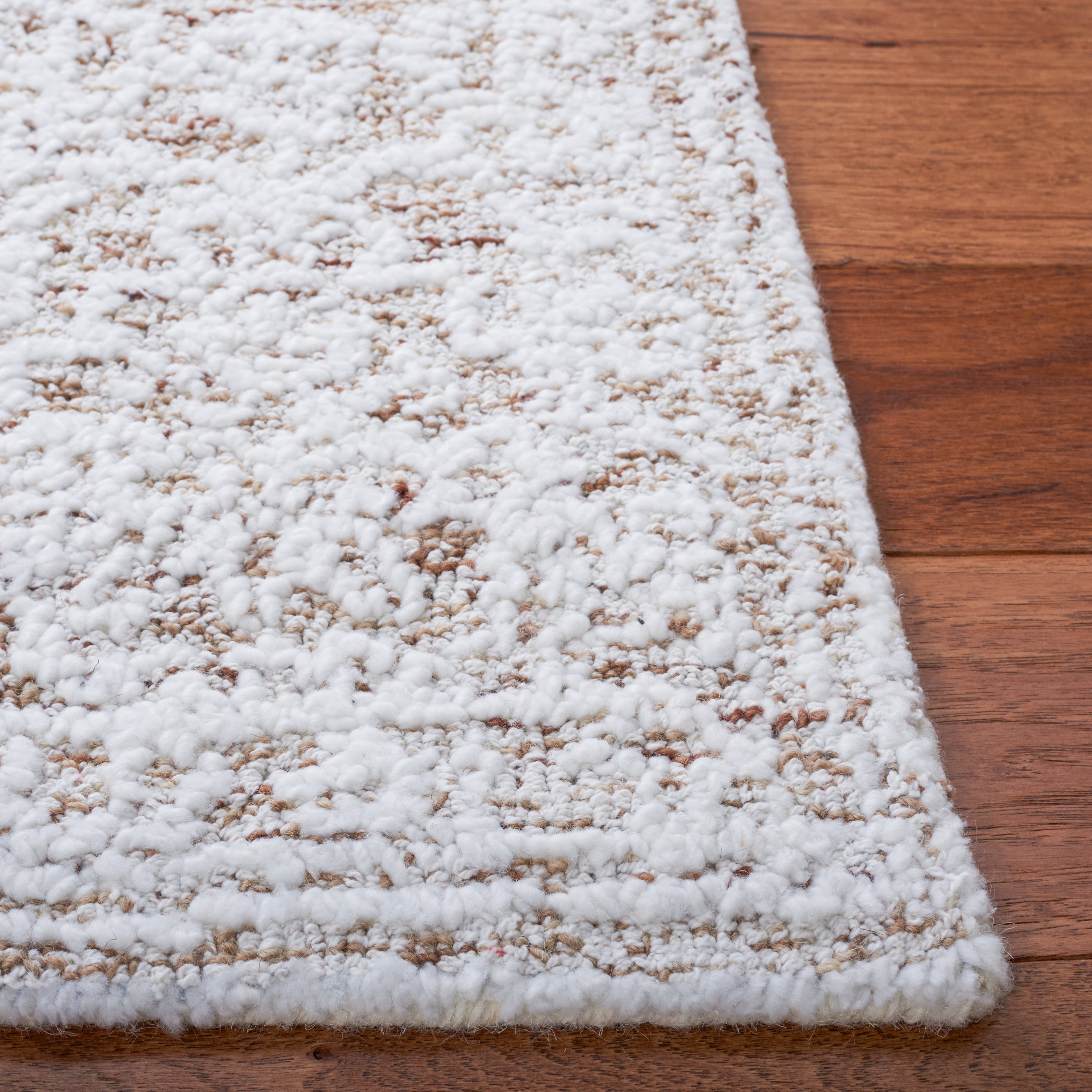 Safavieh Metro Smith Medallion Area Rug, Ivory/Beige, 5' x 8'