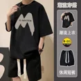 thumbnail image 4 of Conjunto deportivo informal con estampado de gofres coreanos y japoneses de gran tamaño para hombre, camiseta holgada, pantalones cortos, conjunto de 2 piezas, 4 of 5