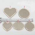 thumbnail image 2 of Artesanía de madera, colgante pequeño en forma de corazón, decoración del hogar, hecho a mano, punto de cruz, tallado de agujeros, virutas de madera, 2 of 6