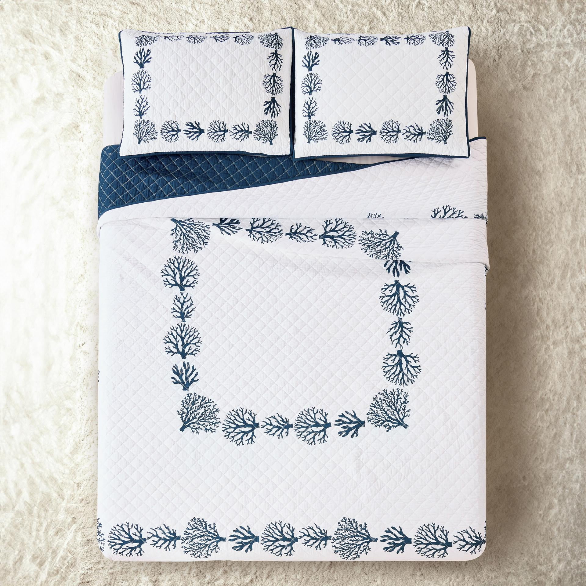 Tranquil Reef Cotton Reversible 3-Piece King Quilt Set - White/Blue, All Ages