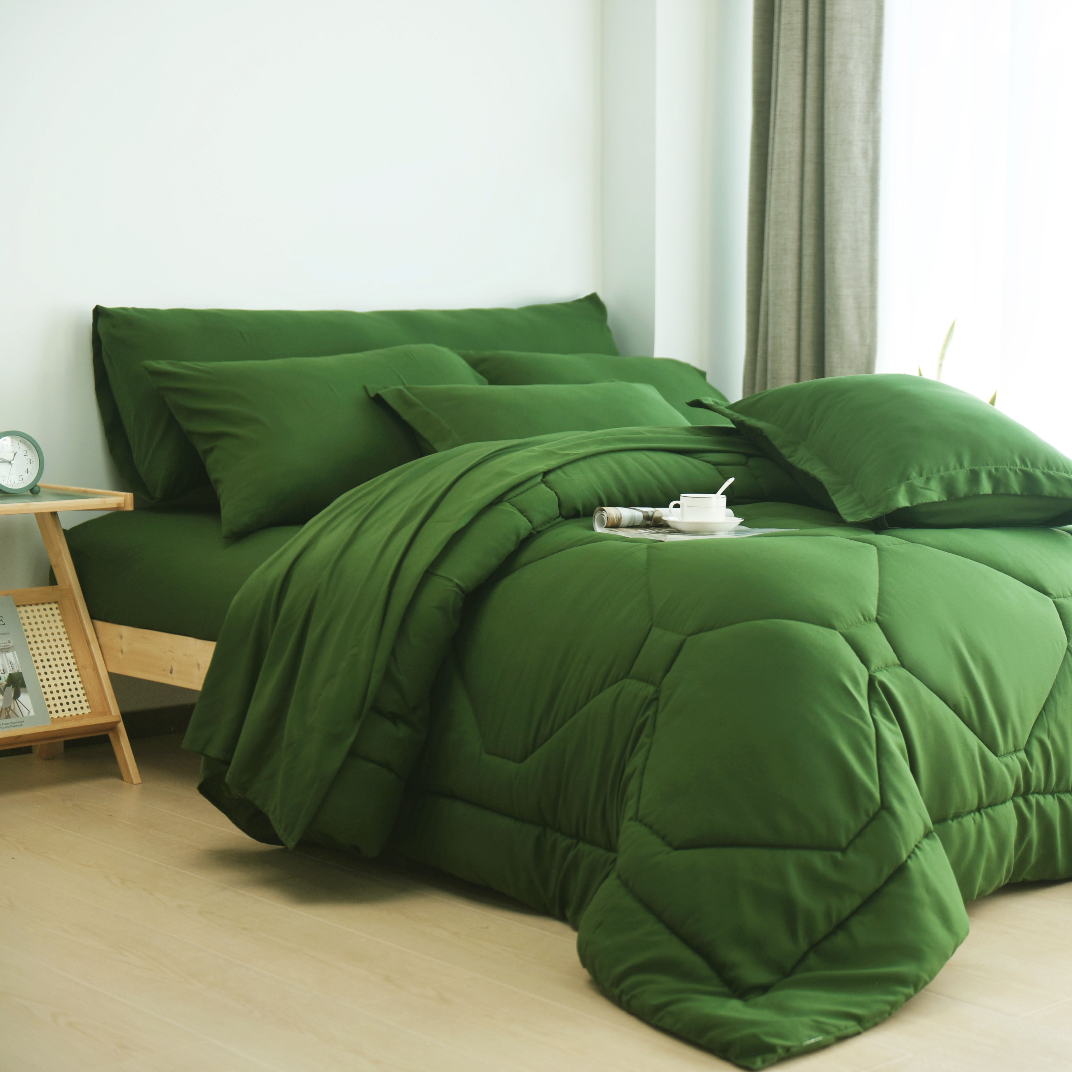 HIG 8 PCS Modern Comforter Set with Sheets All Season Bed in a Bag, Green, King Size