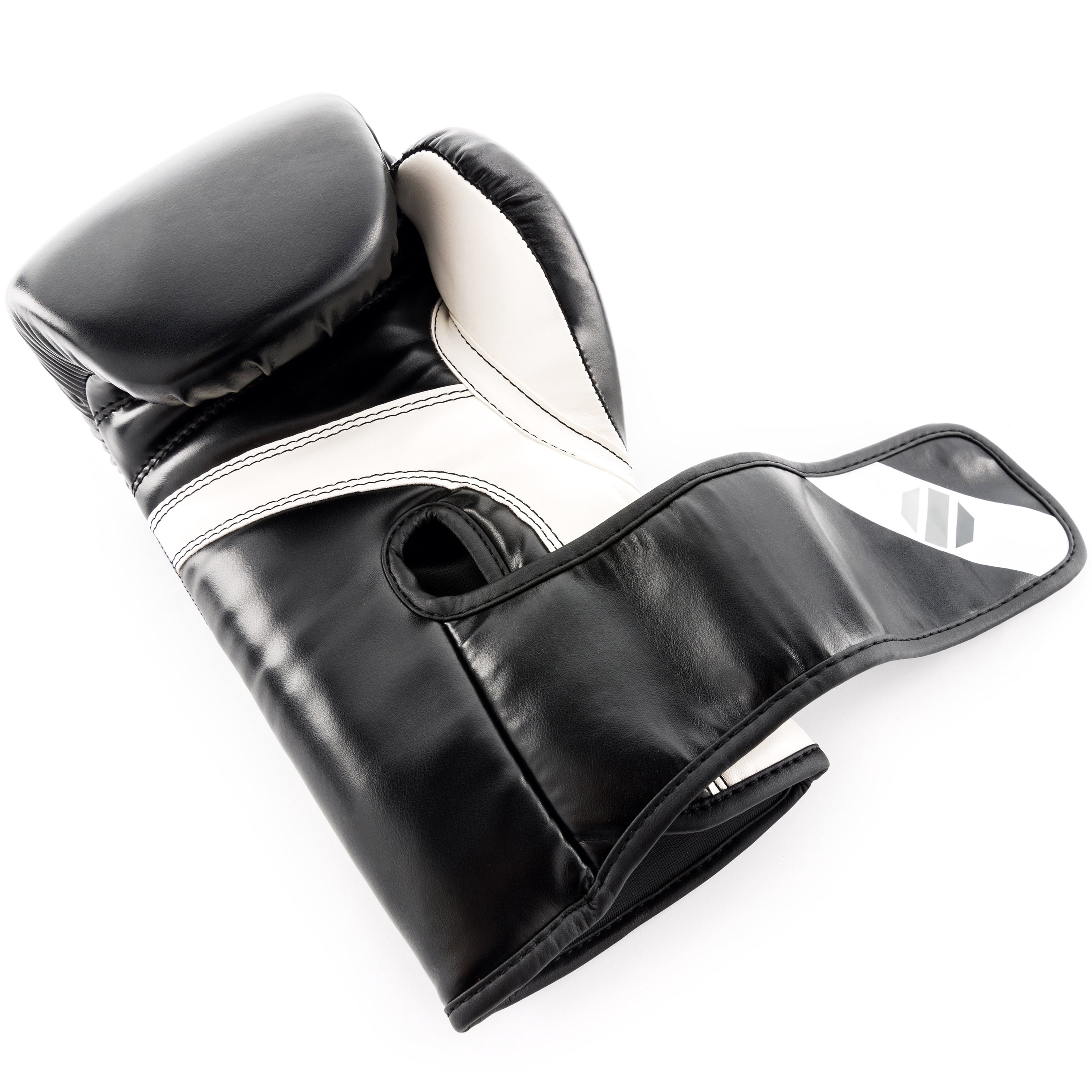 UFC Fitness Training Gloves - 18oz, Black - Durable Cardio Boxing Gloves, Ideal for Bag Work, Mitts, Kickboxing & Home Fitness