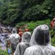thumbnail image 3 of Capa disponible de la prenda impermeable de los ponchos de la lluvia de la emergencia con el portátil de las capillas, 3 of 5