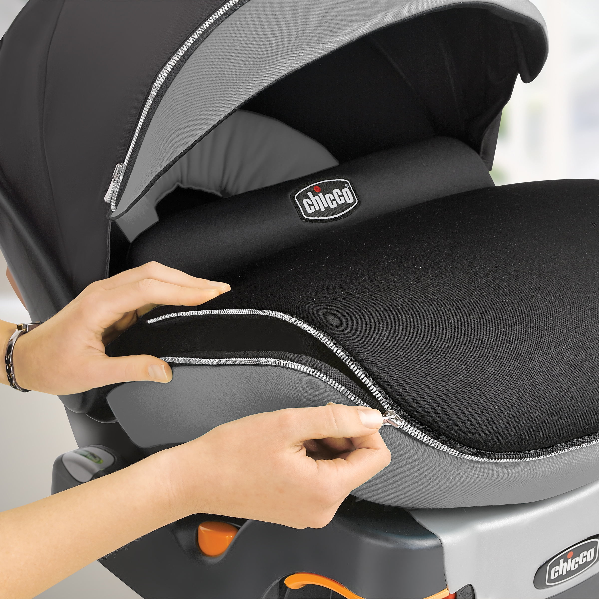 Chicco Car Seat Travel Bag With Wheels Court Appointed