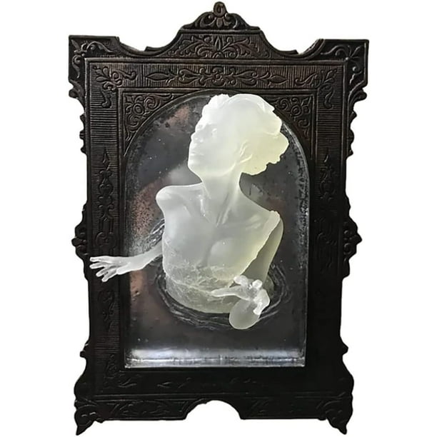Estatua de espejo fantasma brillante, fantasma luminoso en espejo, escultura de pared de terror 3D, decoración de Halloween, escultura de fantasma que emerge de un espejo antiguo de resina fundida (B)