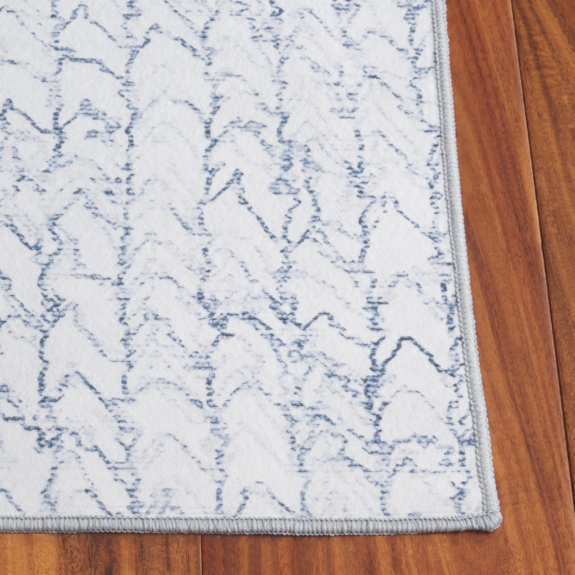 SAFAVIEH Malibu Lorraine Distressed Polyester Machine Washable Runner Rug, Grey/Blue, 2'6" x 8'
