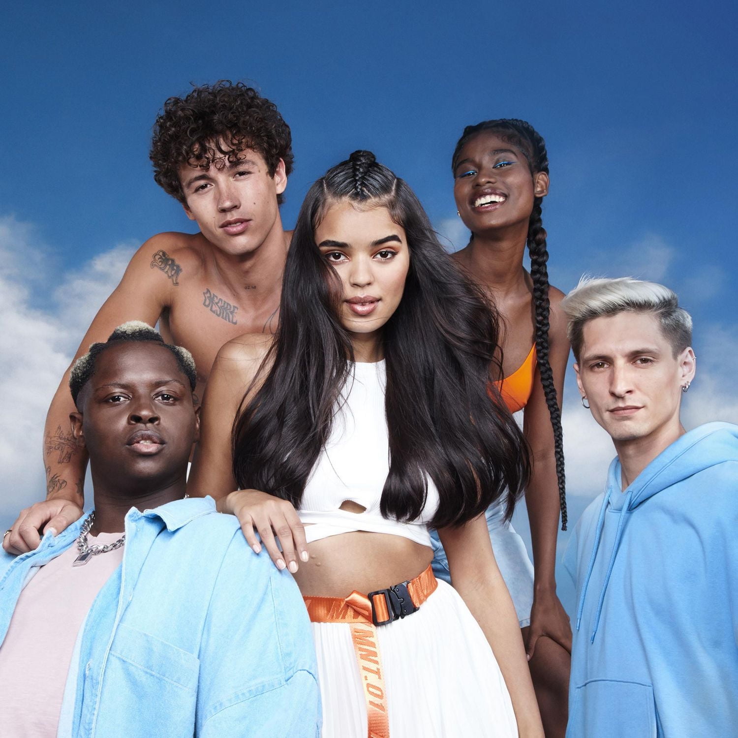 Garnier Fructis Pure Moisture 10-in-1 Leave-In Spray For Dry Hair & Scalp, Hydrating Hair Treatment, With Hyaluronic Acid and Cucumber Water - 239ml, 10 immediate hair benefits