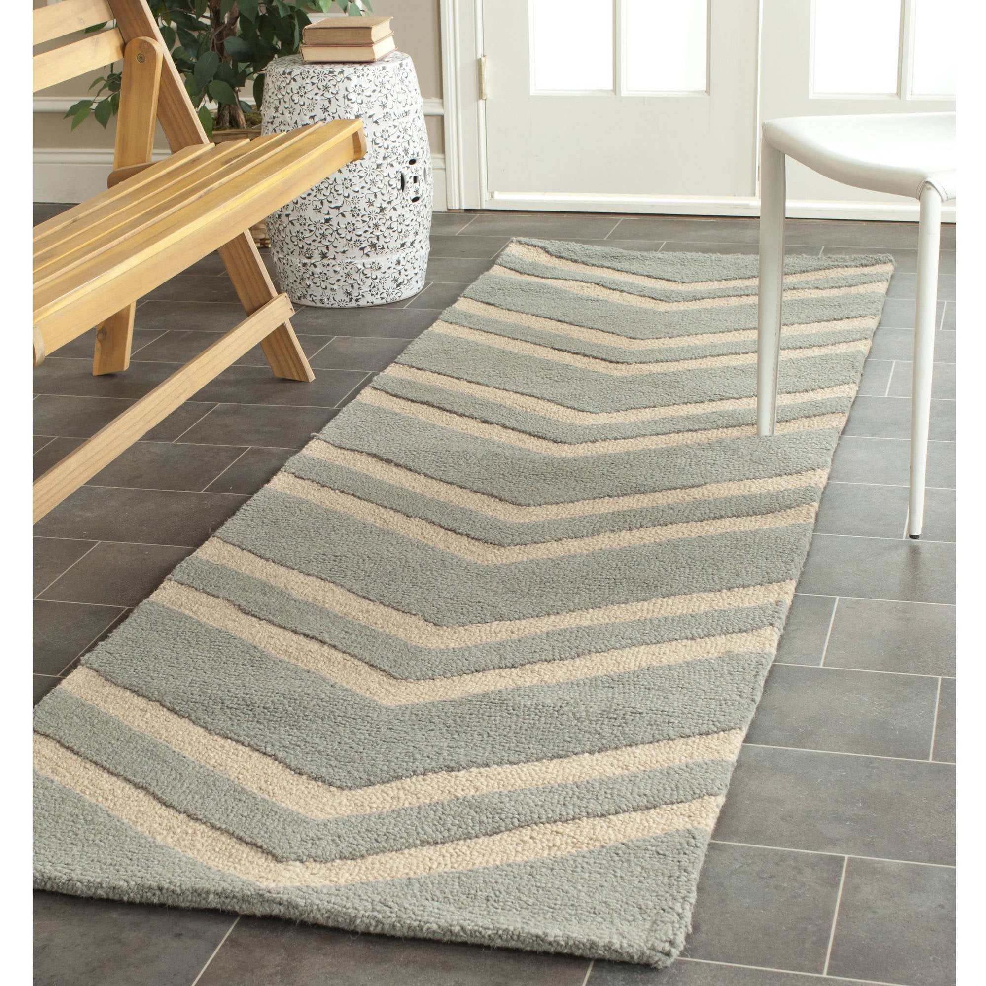 Safavieh Cambridge Joanna Zig Zag Stripes Wool Runner Rug, Grey/Beige